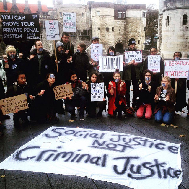 25362056369_4b6bdf902f_z